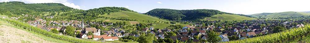 Link zu einem größeren Bild des Ebringen-Panoramas Panoramafoto von Ebringen