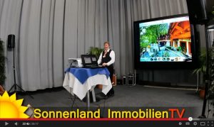 Bild von Peter Eppich, wie er gerade einen Vortrag hält